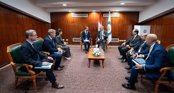 مصر تبحث مع توتال إنرجيز زيادة استثمارات الغاز وتسريع القرارات الاستثمارية